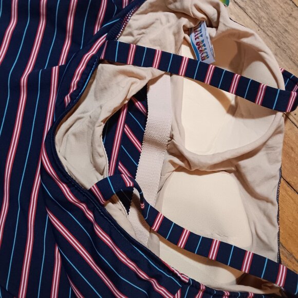 Women's 18W New NWT Striped Tankini Top Only Built-In Bra Sizzle Beach - Picture 3 of 5